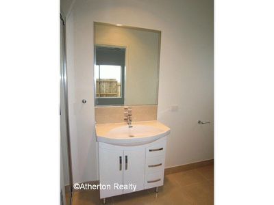 5 Sommerset Drive, Atherton