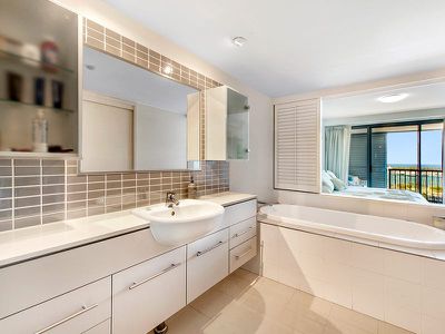 229 / 105 Scarborough Street, Southport
