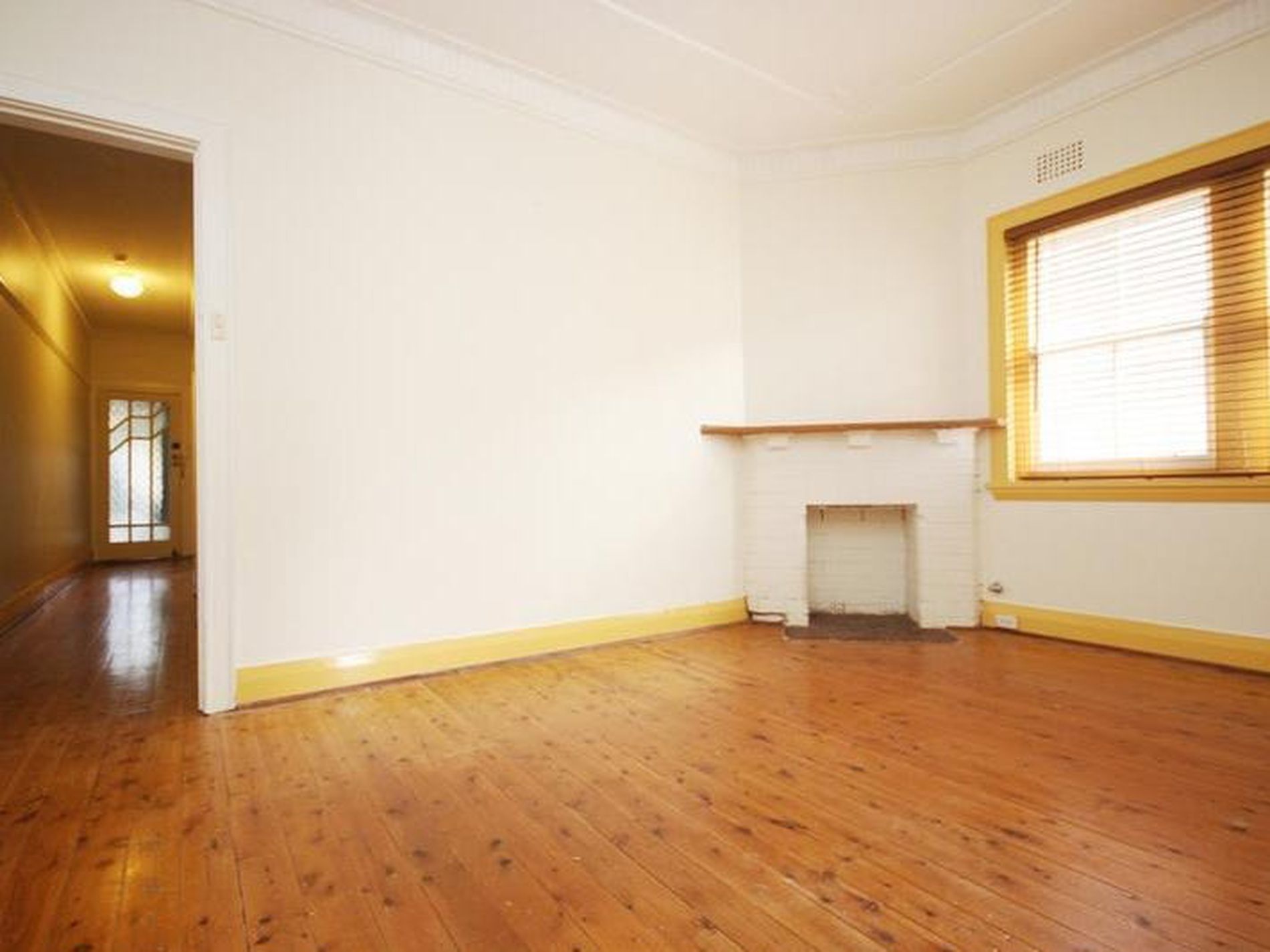 8 Lucy Street, Ashfield