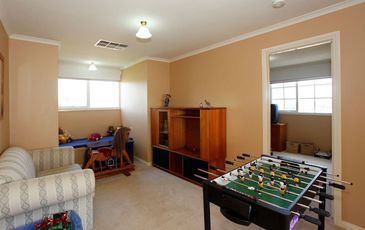 8 Whitaker Place, Beaconsfield