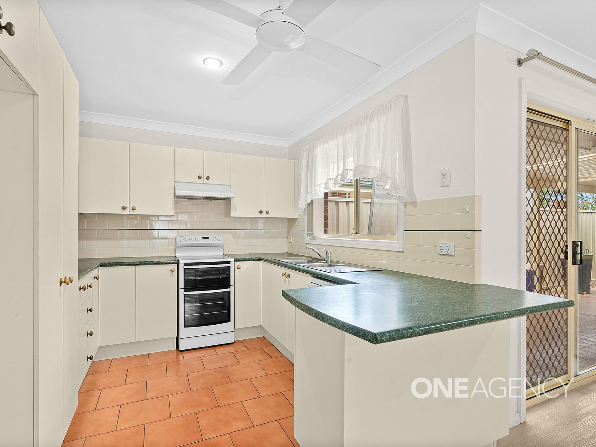 10 Regent Place, Bomaderry