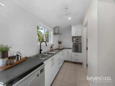162 Kings Road, Mysterton