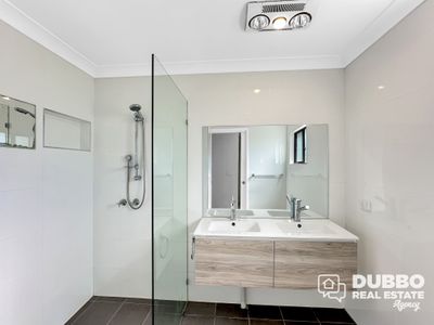 81 Bourke Street, Dubbo
