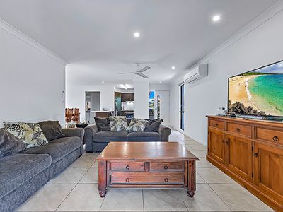 1 / 47 Endeavour Circuit, Cannonvale