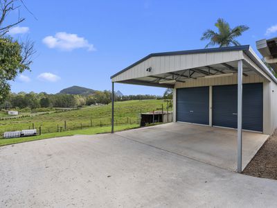 35 Youngs Road, Glass House Mountains