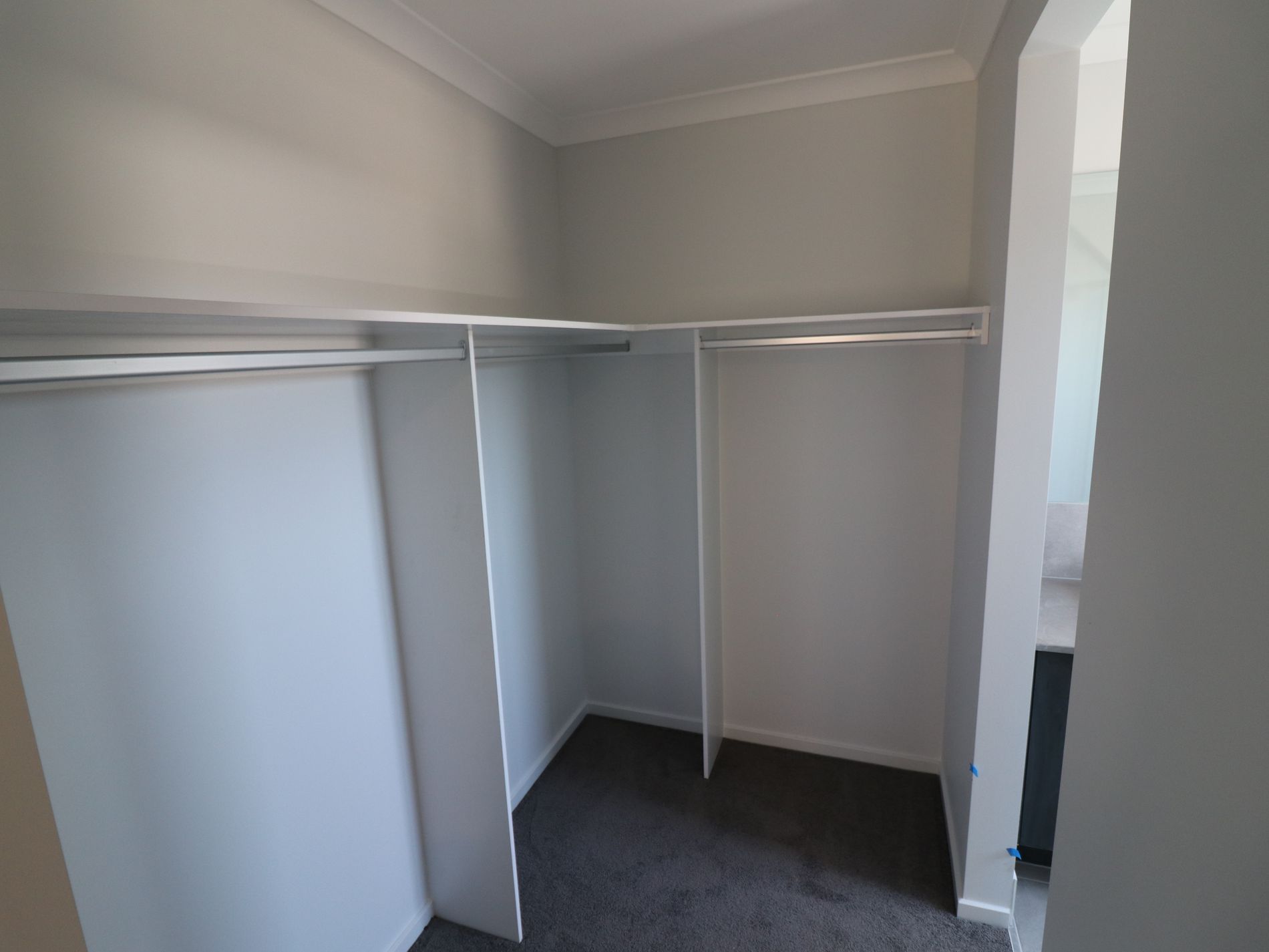 7 Pony Promenade, Seymour