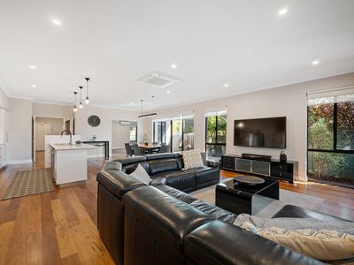 84 Broadway Boulevard, Piara Waters