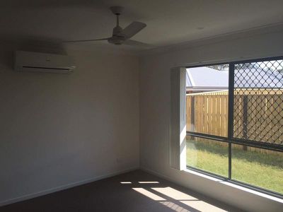 18 McPherson Cres, Coomera