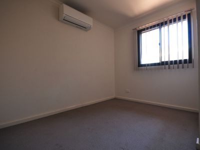 3 / 2 Phalarope Way, South Hedland
