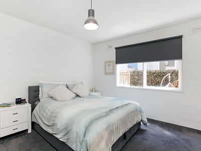 2 / 99 Summerhill Road, Footscray