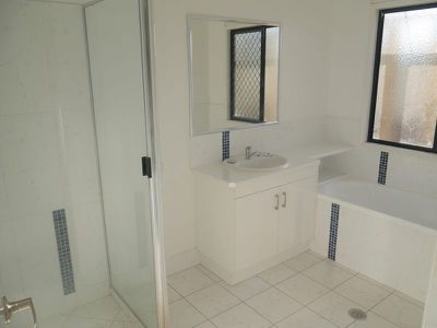 8 Collier Street, Kumbia