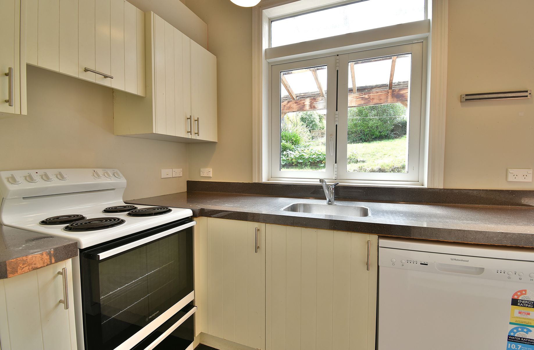 32 Clifford Street, Dalmore