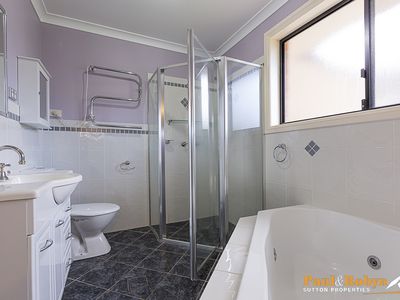 22 Dillwynia Crescent, Jerrabomberra