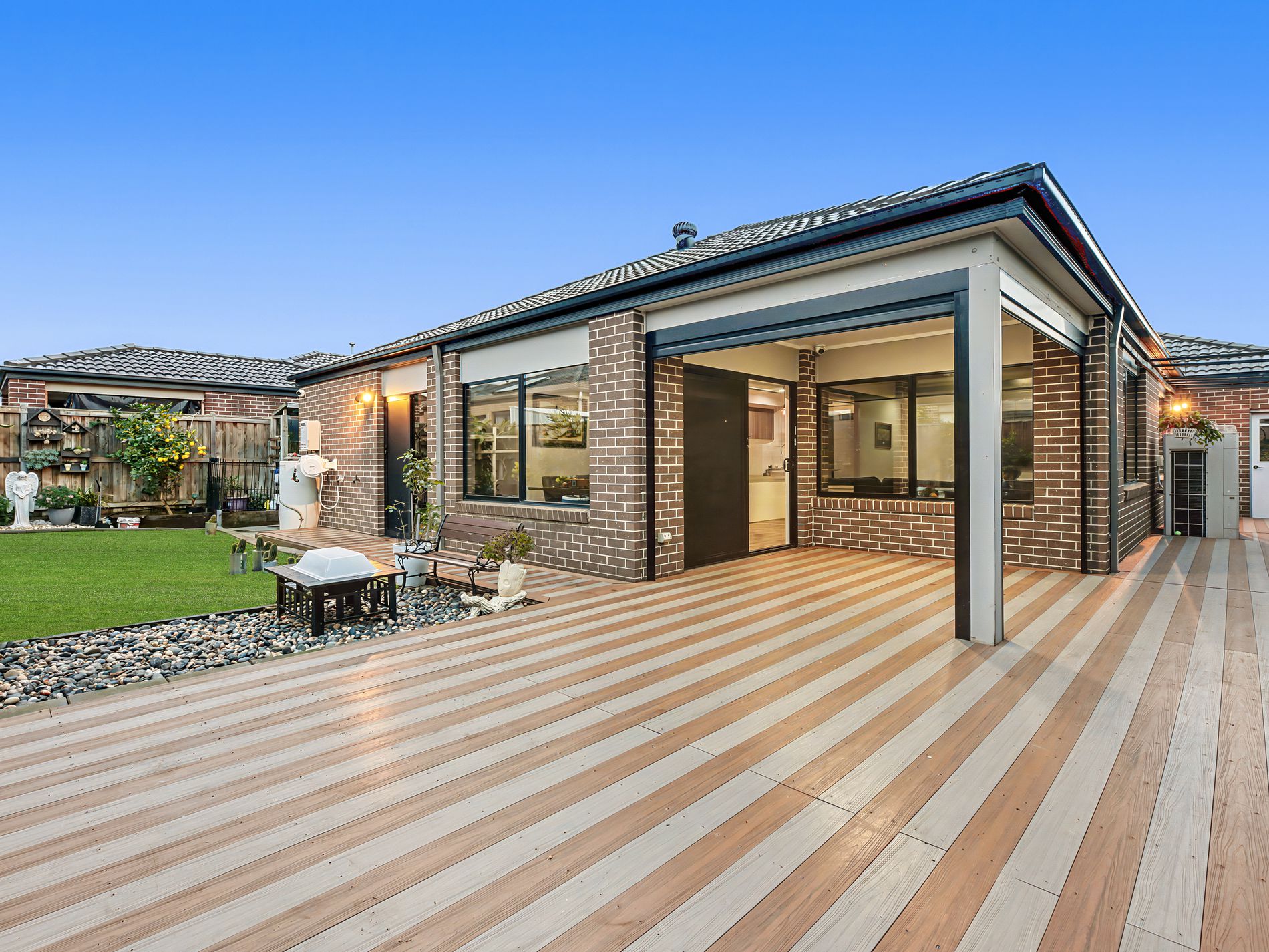 3 Caxton close, Clyde