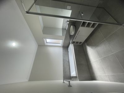 61 Sunlight Circuit, Lara