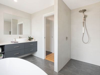 12A Elizabeth Parade, Tura Beach