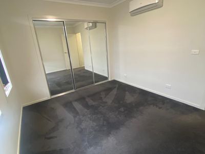 2 / 23 Larissa Street, Tarneit