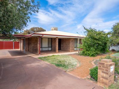 15 Robertson Street, West Lamington