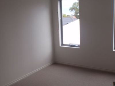 9B Gibb Crescent , Westminster