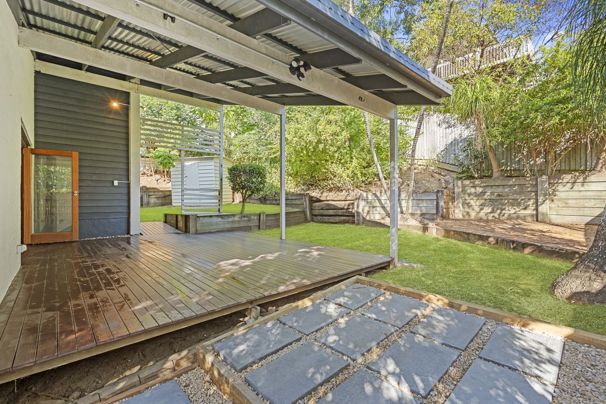 2 / 4 Fishermans Bend, Balmoral