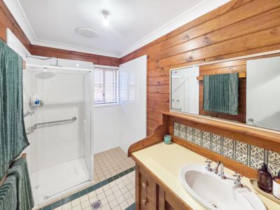 28 Berkley St, Forbes