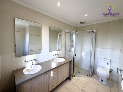 8 Turnstone Drive, Point Cook