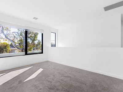 38 Stapley Crescent, Altona North