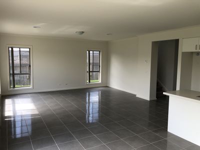 52 Lincoln Avenue, Officer