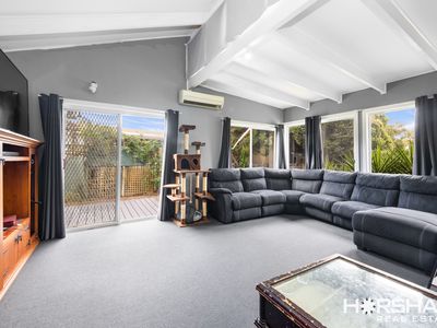 6 Churchill Road, Horsham