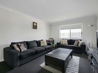 7 Dray Court, Riverhills