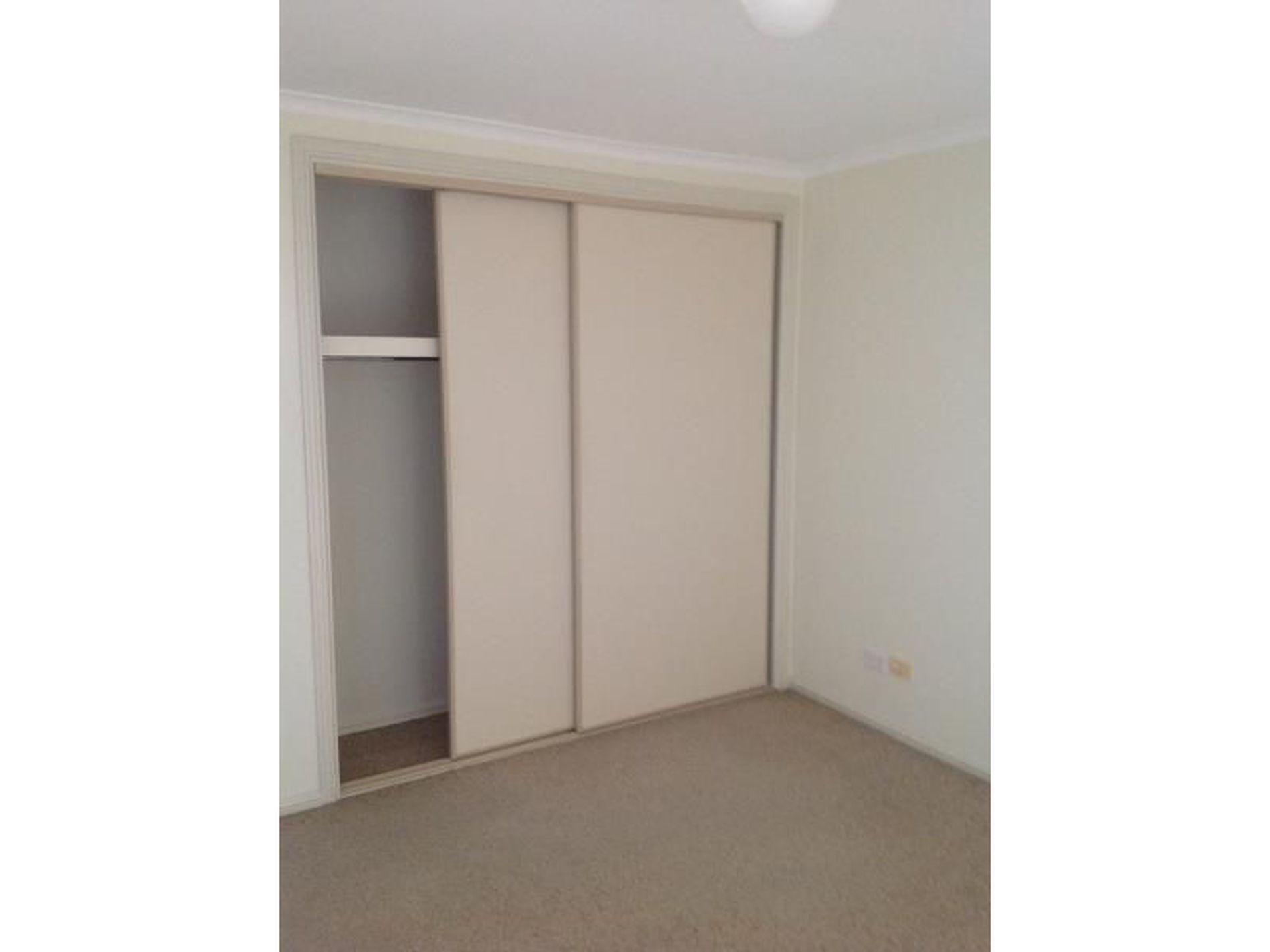 1 / 8 Moulemein Court, Hamlyn Heights