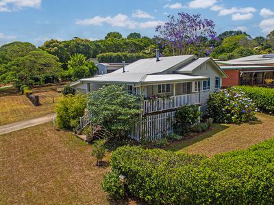 10 Barrine Road, Yungaburra