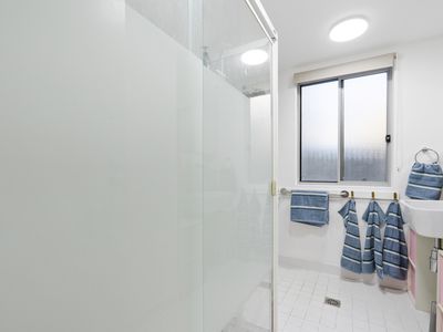 513 / 66 Sickle Avenue, Hope Island