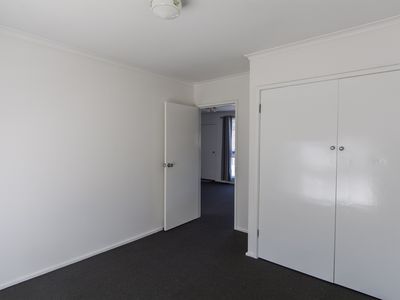 1 / 15 Schwarz Avenue, Horsham