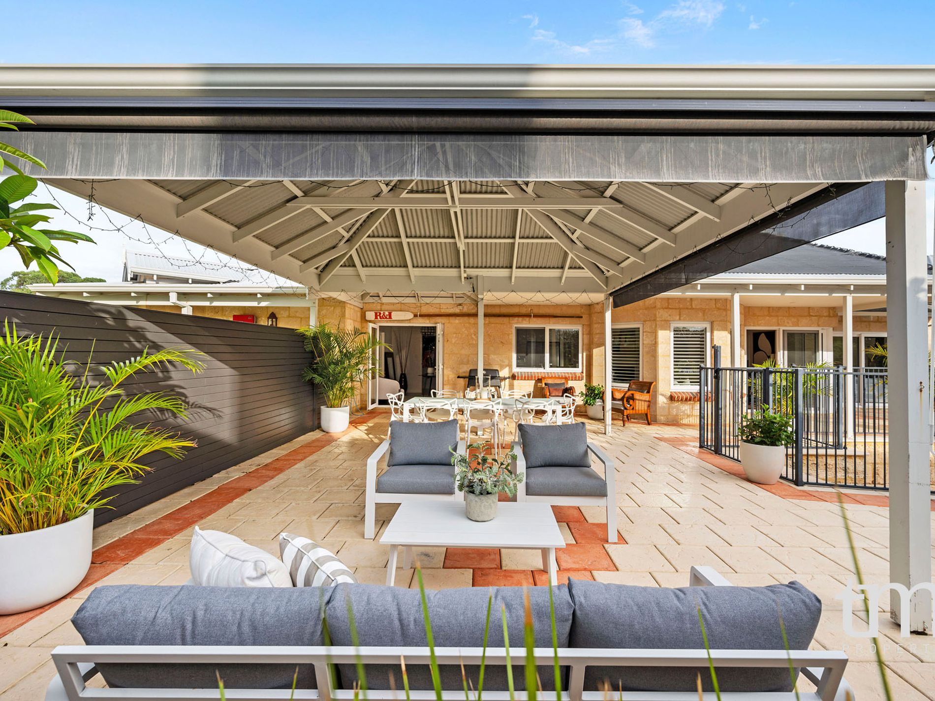 1 Grove End Ridge, Mount Claremont