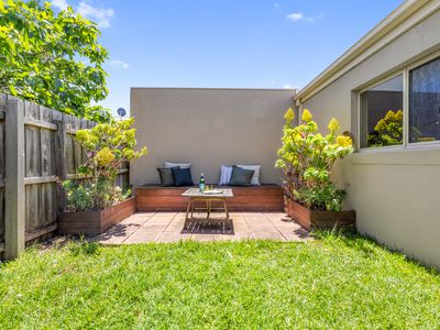 2 / 198 Civic Parade, Altona