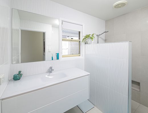 2 bedroom UNFURNISHED home in residential complex image 7