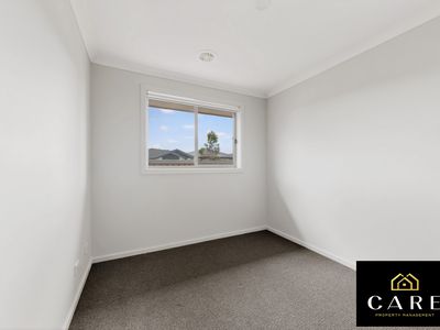 63 Merula Drive, Mambourin