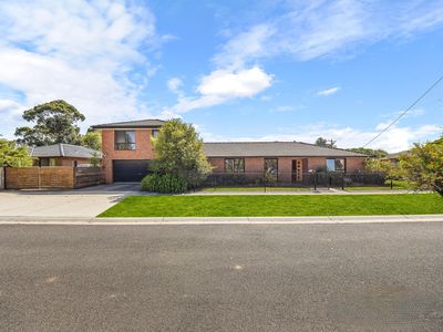 11 Roberts Road, Cranbourne