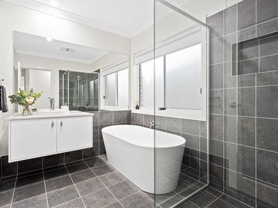 20 Aurora Avenue, Dunmore