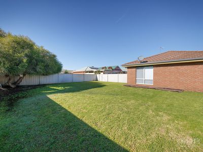 2 / 24 EDINBURGH CIRCUIT, Wodonga