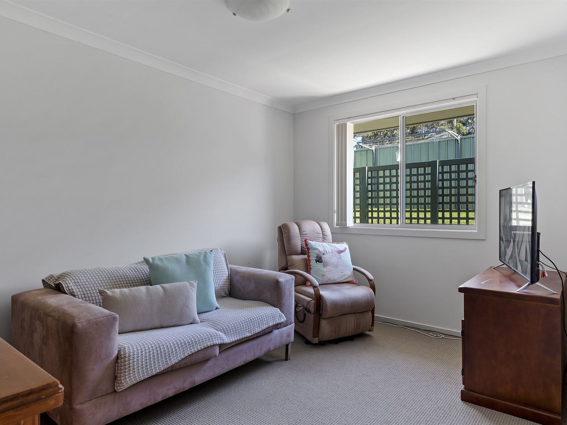 35 & 35a Gemini Way, Narrawallee