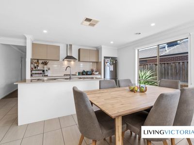 17 Kurrali Crescent, Werribee