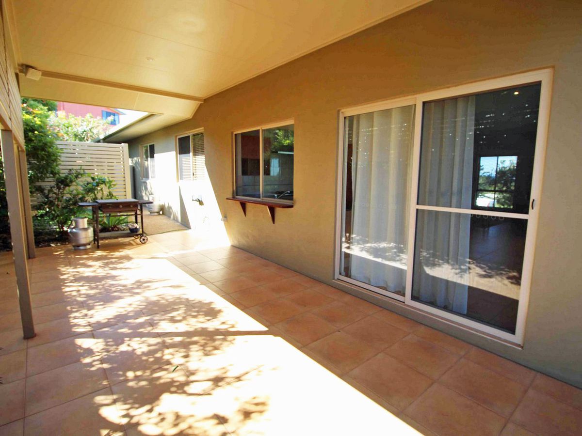 22 Countryview Drive, Atherton