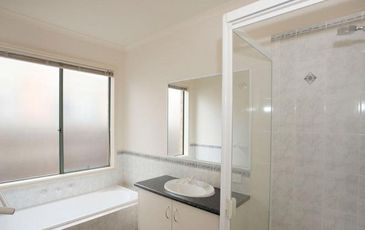 23 Grand Arch Way, Berwick