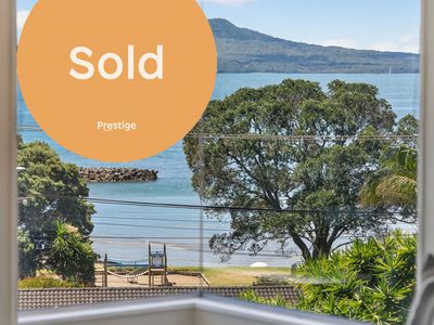 70 Beach Road, Castor Bay