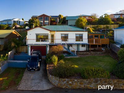 12 Ringarooma Road, Scottsdale