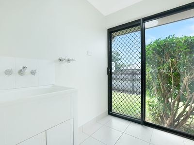 8 Timberlea Drive East, Bentley Park
