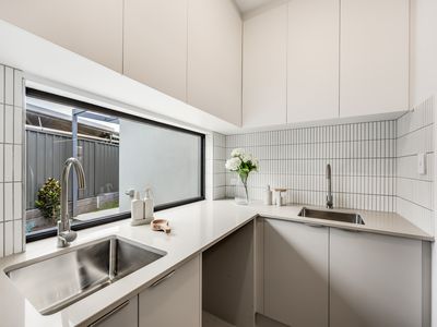 2a Auriel Way, Valley View