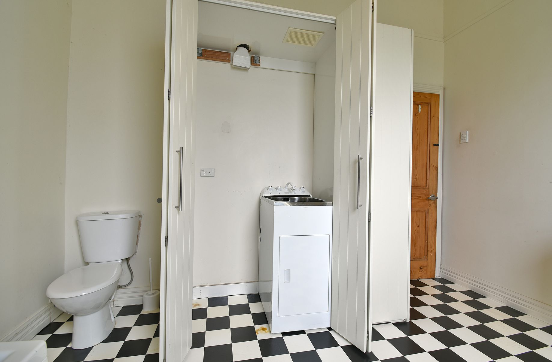 32 Clifford Street, Dalmore